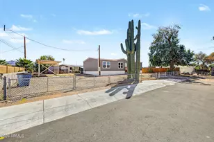 515 N Desert View Dr, Apache Junction, AZ 85120 - Photo 3