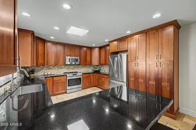 8633 E San Alfredo Drive, Scottsdale, AZ 85258 - Photo 11