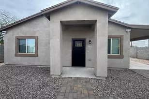 2814 E Roeser Rd, Phoenix, AZ 85040 - Photo 1
