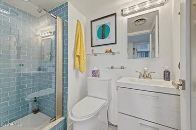 207 W Clarendon Avenue #C19, Phoenix, AZ 85013 - Photo 15