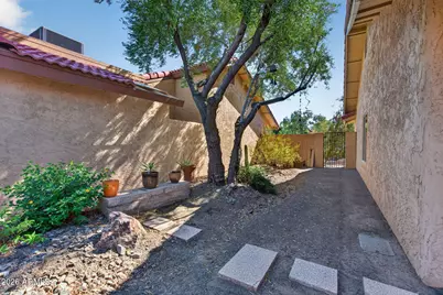 12037 S Half Moon Drive, Phoenix, AZ 85044 - Photo 39