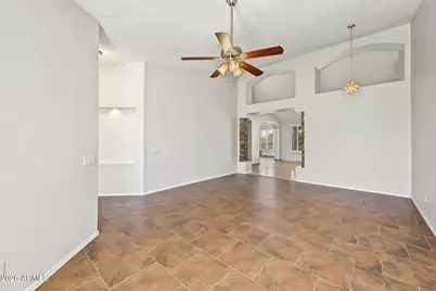 402 E Blue Eagle Lane, Phoenix, AZ 85086 - Photo 9