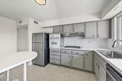 10117 W Andover Avenue, Sun City, AZ 85351 - Photo 9