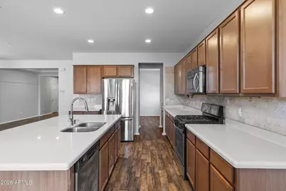 7704 S 23rd Lane, Phoenix, AZ 85041 - Photo 11