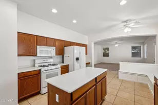 8248 W Charter Oak Rd, Peoria, AZ 85381 - Photo 15
