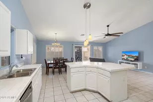 2823 E Blackhawk Dr, Phoenix, AZ 85050 - Photo 7