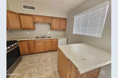 201 W Barrus Place, Casa Grande, AZ 85122 - Photo 3