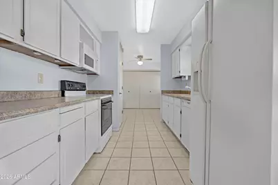 7906 E Kiowa Avenue, Mesa, AZ 85209 - Photo 9