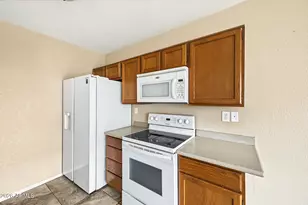2910 W Marconi Ave, Phoenix, AZ 85053 - Photo 9