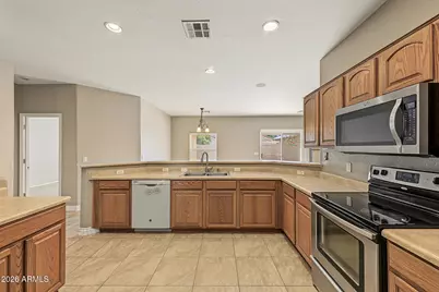 15807 W Calavar Road, Surprise, AZ 85379 - Photo 11
