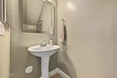 2040 E Heartwood Lane, Phoenix, AZ 85022 - Photo 9