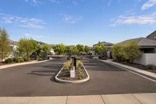2334 E Levi Dr, Phoenix, AZ 85040 - Photo 33