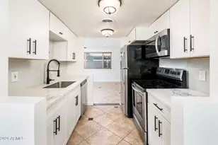 7126 N 19th Ave, Phoenix, AZ 85021 - Photo 1