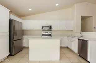 46176 W Starlight Dr, Maricopa, AZ 85139 - Photo 9