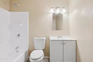 8202 W Highland Ave, Phoenix, AZ 85033 - Photo 19
