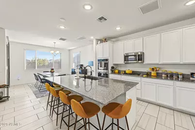 8835 W Fleetwood Lane, Glendale, AZ 85305 - Photo 5
