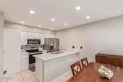 286 W Palomino Drive #104, Chandler, AZ 85225 - Photo 11