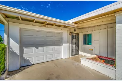 10752 W Peoria Avenue, Sun City, AZ 85351 - Photo 5