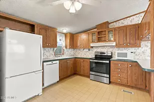 2582 W Smoketree St, Apache Junction, AZ 85120 - Photo 13