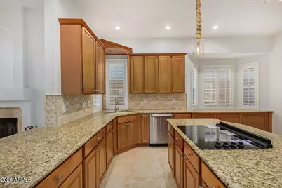 8938 E Captain Dreyfus Avenue, Scottsdale, AZ 85260 - Photo 5