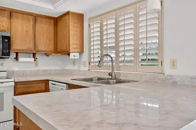 2002 W Summit Place, Chandler, AZ 85224 - Photo 11