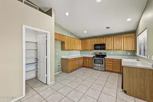 2742 S Camellia Ct, Chandler, AZ 85286 - Photo 9