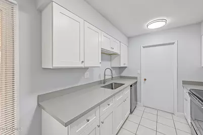 10506 W Highwood Lane, Sun City, AZ 85373 - Photo 19