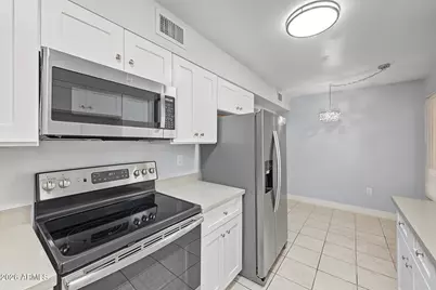 10506 W Highwood Lane, Sun City, AZ 85373 - Photo 17