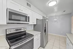 10506 W Highwood Ln, Sun City, AZ 85373 - Photo 17