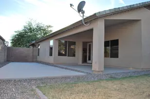 15664 W Saguaro Ln, Surprise, AZ 85374 - Photo 5