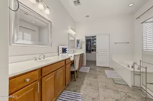 26915 N Gidiyup Trail, Phoenix, AZ 85085 - Photo 23