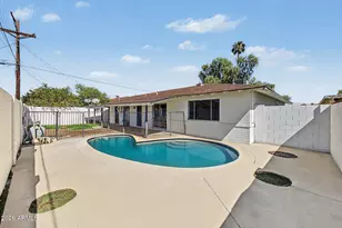 4750 N 39th Dr, Phoenix, AZ 85019 - Photo 29