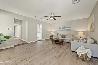 4750 N 39th Drive, Phoenix, AZ 85019 - Photo 13