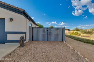 26320 S Nora Ln, Congress, AZ 85332 - Photo 17
