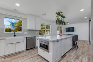 719 W Kaler Dr, Phoenix, AZ 85021 - Photo 1