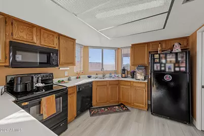 15616 N 38th Place, Phoenix, AZ 85032 - Photo 9