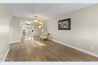 11801 N Hacienda Drive, Sun City, AZ 85351 - Photo 7