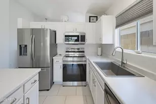3007 W Zachary Dr, Phoenix, AZ 85027 - Photo 11