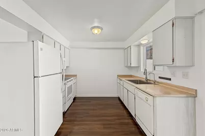 9687 N 111th Avenue, Sun City, AZ 85351 - Photo 13