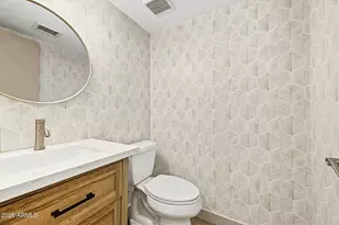 3910 E Kimberly Way, Phoenix, AZ 85050 - Photo 13