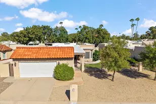 210 W Canterbury Ln, Phoenix, AZ 85023 - Photo 1