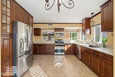 210 W Canterbury Lane, Phoenix, AZ 85023 - Photo 7