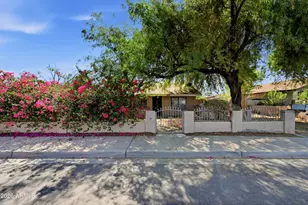 3307 W Palm Ln, Phoenix, AZ 85009 - Photo 1