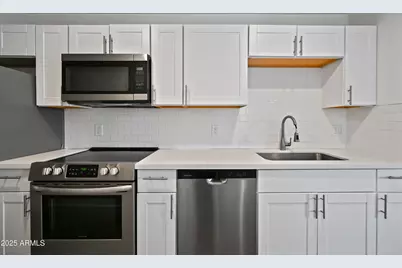 3065 N 67th Avenue #Apt 136, Phoenix, AZ 85033 - Photo 11