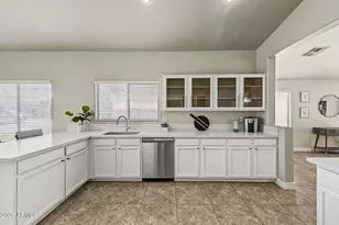 8126 W Watkins St, Phoenix, AZ 85043 - Photo 11