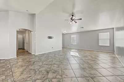 13950 W Maui Lane, Surprise, AZ 85379 - Photo 9