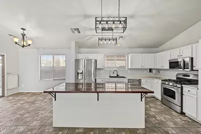 13950 W Maui Lane, Surprise, AZ 85379 - Photo 19