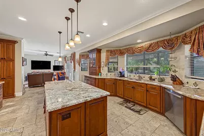 11842 N 82nd Drive, Peoria, AZ 85345 - Photo 17