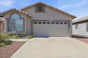 2135 E Danbury Rd, Phoenix, AZ 85022 - Photo 1