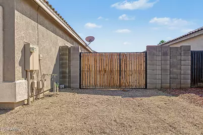 11839 W Roanoke Avenue, Avondale, AZ 85392 - Photo 5